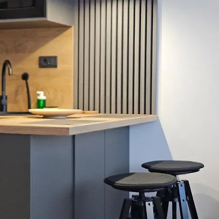 Sunny Danube Quay Luxe Appartement *